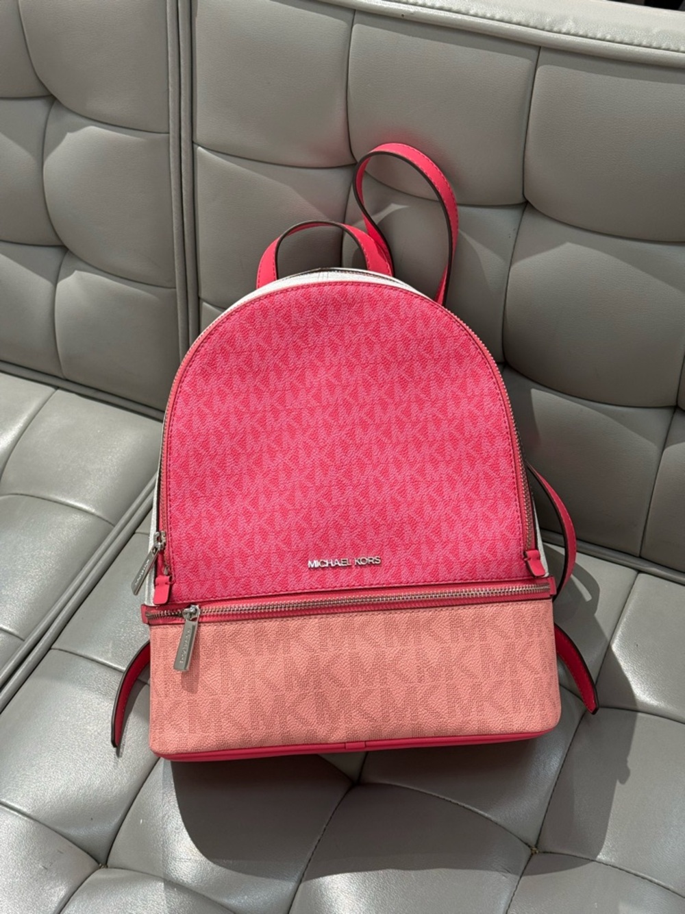 MICHAEL KORS Rhea Medium Color-Block Signature Logo Backpack - Picture 1 of 10
